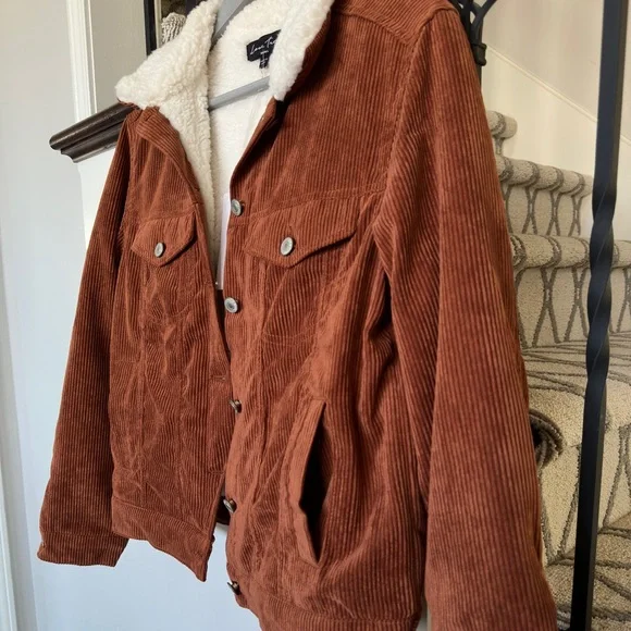 Love Tree Corduroy Jacket with faux fur - Picture 4 of 9